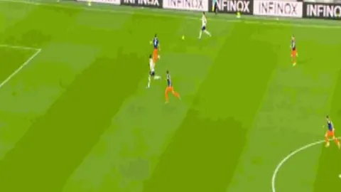 “特尔施特根火速重返巴萨！据世体报道：今日已参与球队部分训练”